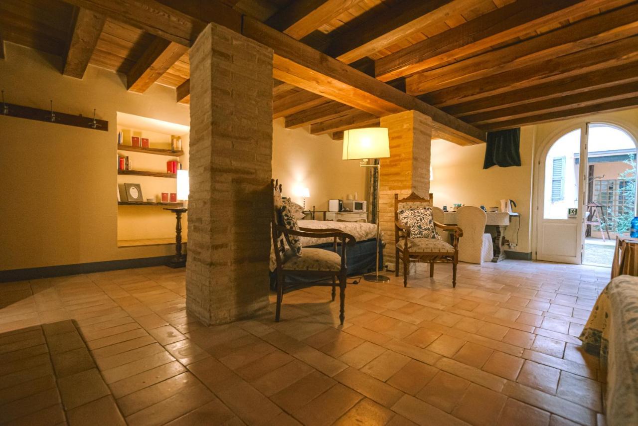 Palazzo Romani Adami Gasthof Fermo